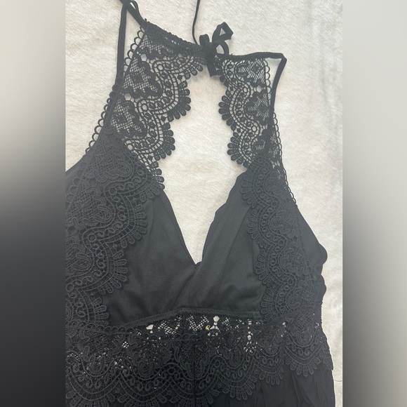 Love Tree Black Sleeveless Romper V-Neck - Picture 8 of 12